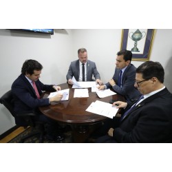 Comissão de Indústria e Comércio aprova projeto que obriga assinatura física para a contratação de crédito por idosos